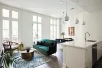 Roami at St. Charles