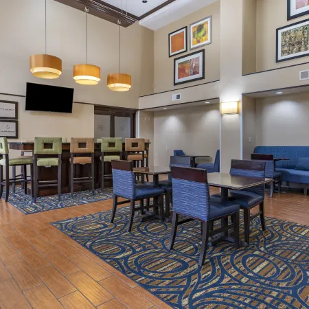 Hampton Inn & Suites Louisville East