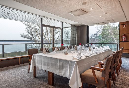 힐튼 헬싱키 바다 전망