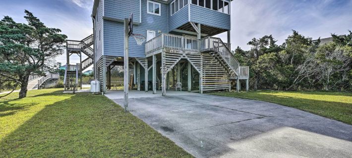 Avon Home on the Channel w/ Deck & Views! Hotéis em Kinnakeet