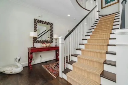 Beautiful 5 bedrooms, 5.5 baths on sound and walking distance to beach and shops