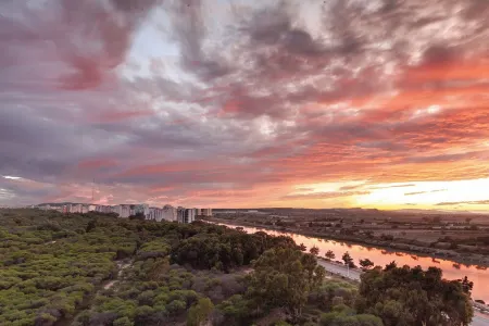 Quiet apartment with wonderful views in Guardamar Del Segura, Alicante Отели в г. Гуардамар-дель-Сегура