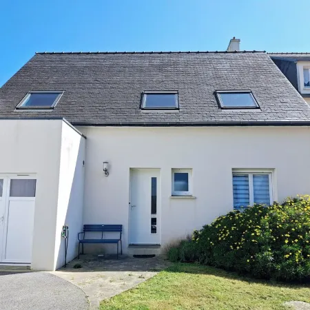 Chic and warm! Modern house near the beach Baie de Morgat
