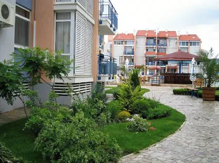 Pool-view, spacious and modern two bedroom suite in Elit 1 Complex Sunny Beach Отели в г. Несебыр