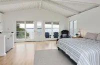 Marine View Bluff by AvantStay Waterfront Views