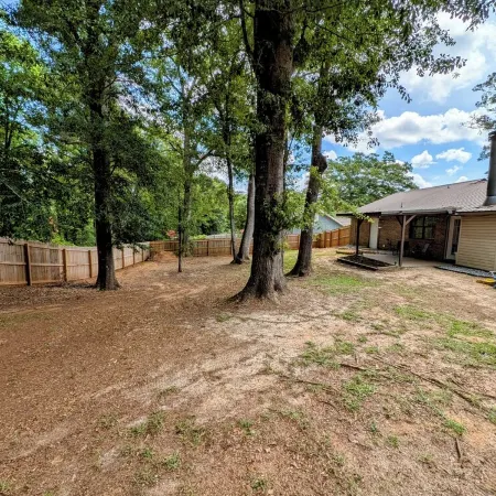 Spacious Farmhouse Near Fort Novosel Family Friendly