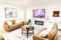 Cozy Modern Home. Stylish, Bright, and Inviting