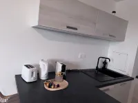 T2 apartment with private parking Hotels in Maurepas