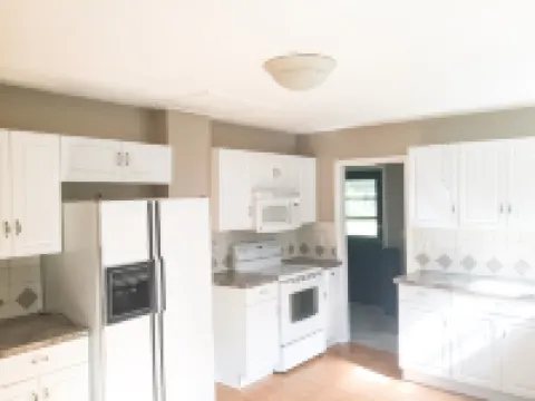 Historic Schoolhouse - Private Yet Central minutes from 480 and the Turnpike Hotels in Streetsboro