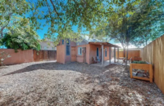 Authentic adobe casita minutes from Old Town