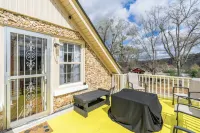 Dolly II Spacious 4-BR home in Wetumpka-Short walk to downtown & riverfront park Hotels in Wetumpka