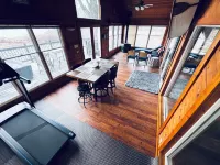 Riverfront Luxury home & wakeup with Sunrise