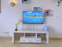 2-bedroom apartment in charming Mombasa with fitness room, WiFi, AC