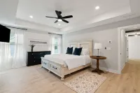 GameDaze - New 4/3.5 Bedroom House only 5 min  to LakePoint - Sleeps 14 Hotels in Emerson