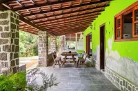 7 bedroom farm, up to 20 people or more, Vassouras RJ. Pets allowed, Sítio Malabaku Hotels in Vassouras