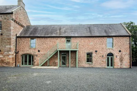 Northumberland.  Hot Tub Haven for 10 in 5 en-suite bedrooms