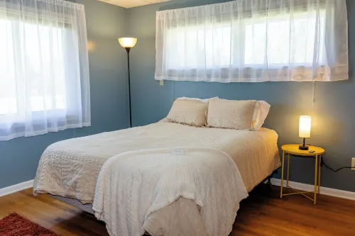 By Lake Vermilion, Off Mesabi and Taconite Trail-3 Queen 2 Twin- 2 Bath Home