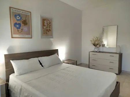 Apartment on the Asinara Gulf sleeps 2 to 4 Отели в г. Порто-Торрес