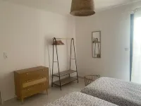 House with pool, jacuzzi and garden by the sea Hotels in Bretignolles-sur-Mer