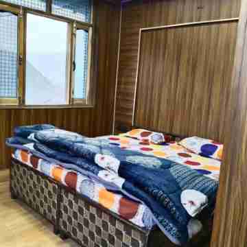 Room 3 - Wondering himalaya view from Our homestay . Fantastic View and nature Rooms