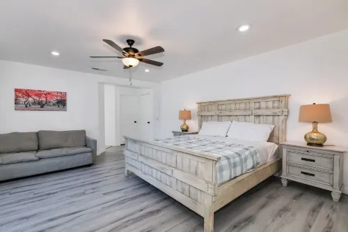 Cozy House in gate community in center of Chino Hotel a Chino