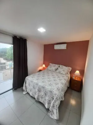 Casa Duplex Climatizada com Piscina Para 8 Pessoas
