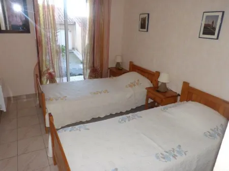 15mn from Collioure, sea view, House in secure residence