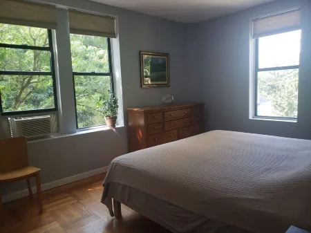 Unique spacious apartment in Manhattan, 2 bedrooms Отели рядом с достопримечательностью «Манхэттенский колледж»