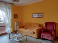 Located 200 m from Pallanza lakefront, family friendly apartment.
