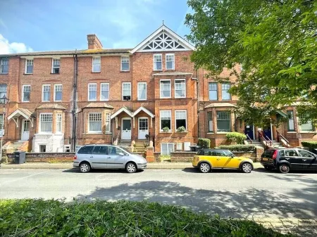 St. Michael's Town House - Elegant and Large home in the Heart of Gloucester Отели рядом с достопримечательностью «Колледж Хартпери Юниверсити энд Хартпери»