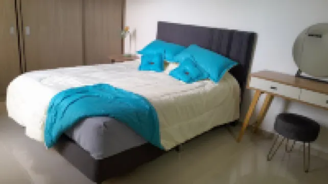 Enjoy relaxing in this charming 2BR/1BA APT Hotel di 