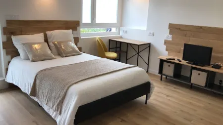 Studio 35 m2 Refait à Neuf Отели в г. Фужер