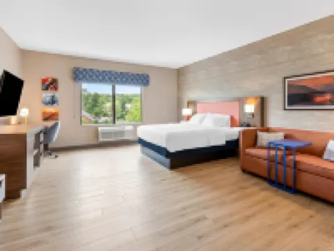 ハンプトン イン & スイーツ グローブ シティ スプリングフィールドのホテル