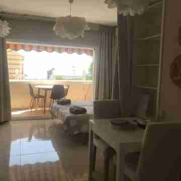 Studio sea view Benalbeach Rooms