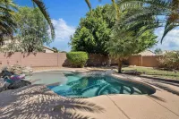 Prime Glendale Location 8-Mins From Westgate Entertainment! - Private Pool