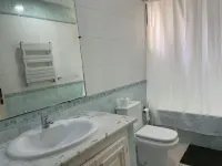 Lovely & spacious apt in Ennasr Hotels in Ariana