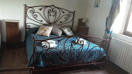 Celle di Lecchi is a characteristic Borgo on the hillside of Lecchi in Chianti