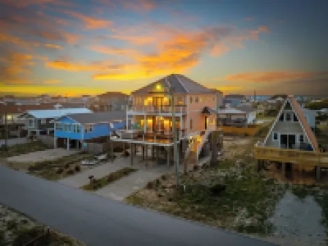 Surf City Shores / Ocean Views, Hot Tub & Beach Access
