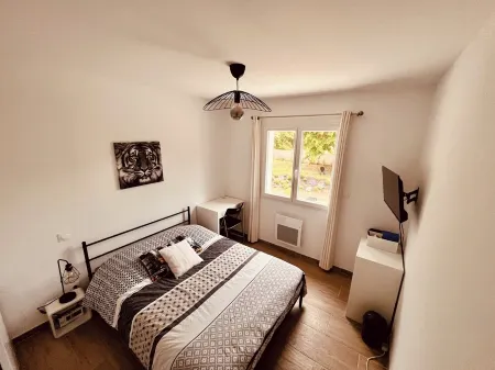 Magnificent villa with swimming pool