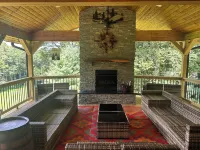 Beautiful Mountain Getaway - Best Deck in the Mountains.
