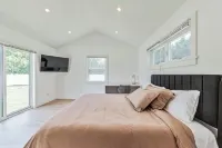 Minutes from the beach, brand new 4 bedroom Hotels near Cryder Beach