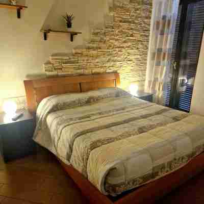Apartment 5 min from Airport, Self Check-in h24, Private Garden, Wi-Fi, A/C, TV Rooms