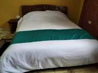 Romantic Spanish villa w/hot tub — 5 min from the bus stop Hotels in 