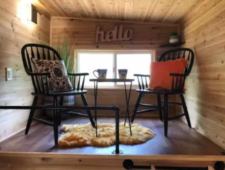 A Real Tiny Home Experience + A True Tiny Home Experience Отели рядом с достопримечательностью «Космический центр в Хьюстоне»