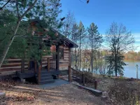 Camp Makwa 3-Bed 3-Bath Nostalgic Cabin in Harshaw