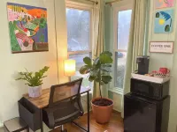 Peaceful Artsy Studio in Historic 1920's Home- 1 Min to ETSU and downtown JC