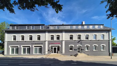 Tropical whisper penthouse in Hof. Balcony, Weber grill, whirlpool, digital check-in Hotels in Hof