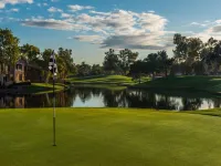 Stunning 3 bed/2.5 bath Overlooking Ocotillo Golf Course w/ Heated pool & Hottub