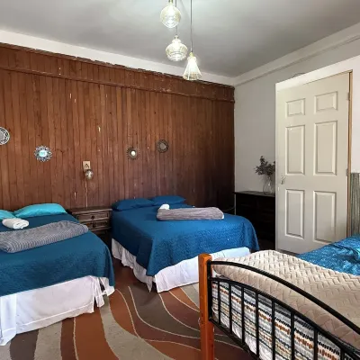Casa de Las Flores Hotels near FREE FIRE