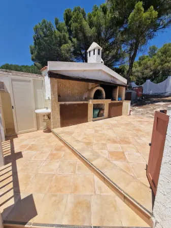 Fully detached villa. Sea-view terrace.Barbecue with wood-burning oven.